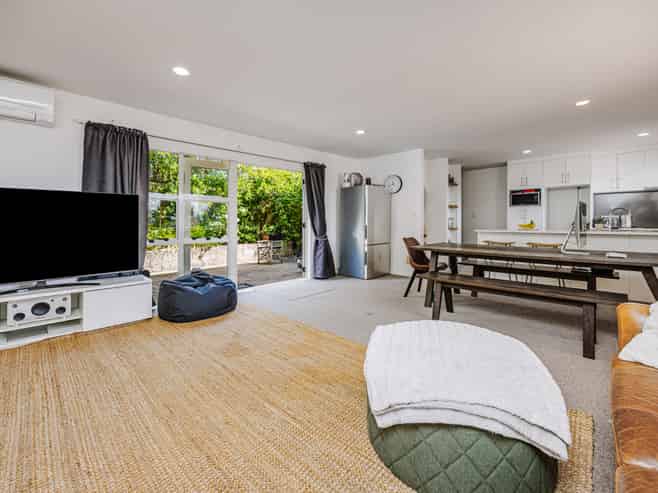 10/57 Gladstone Road, Northcote