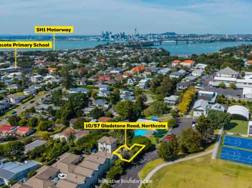 10/57 Gladstone Road, Northcote
