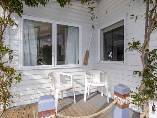 13 The Crescent, Raumati South