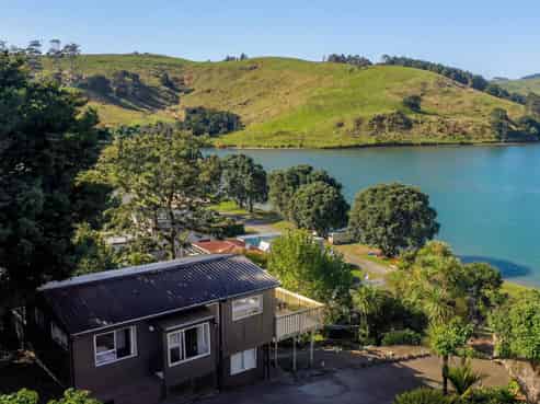 72 Clinton Road, Matakana