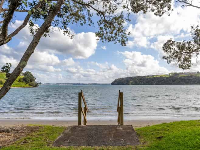 72 Clinton Road, Matakana