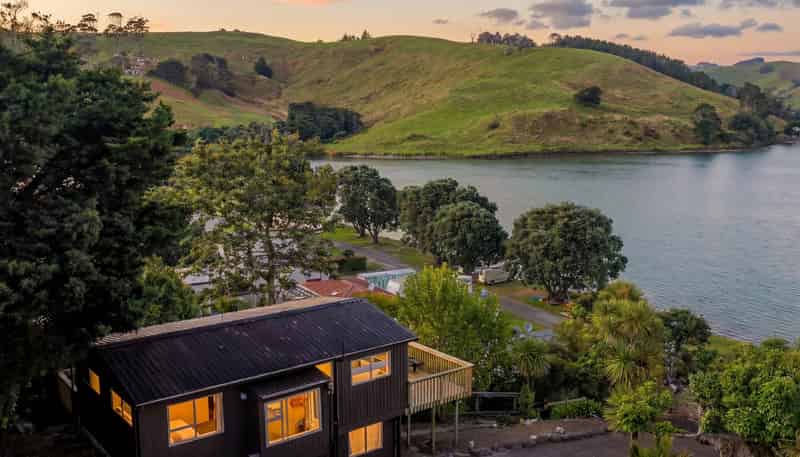 72 Clinton Road, Matakana
