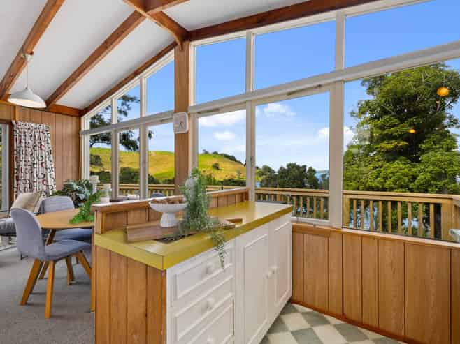 72 Clinton Road, Matakana