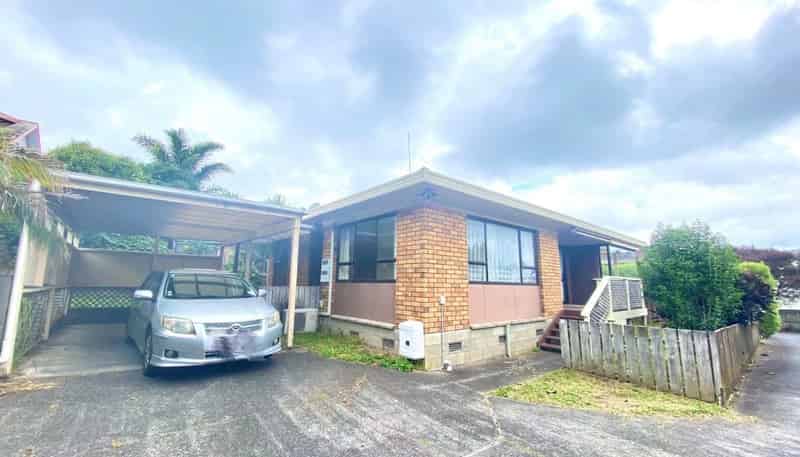 2/332 West Coast Road, Glen Eden