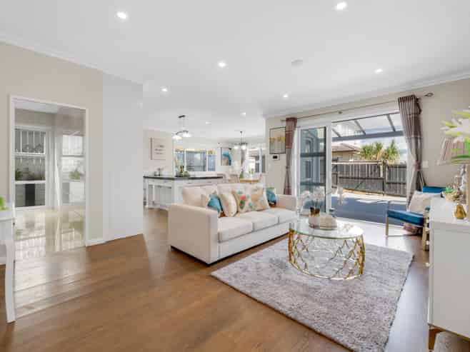 16 Evelina Lane, Flat Bush