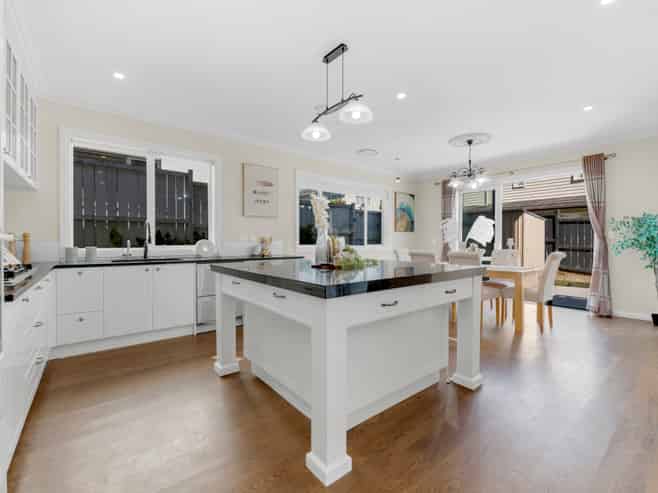 16 Evelina Lane, Flat Bush