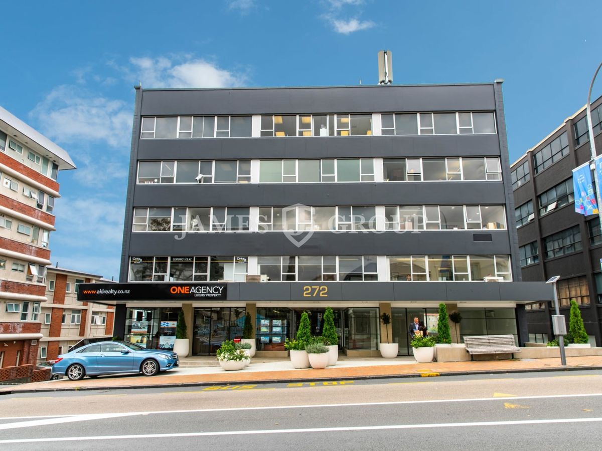 FULL TOP FLOOR WITH VIEWS IN PARNELL