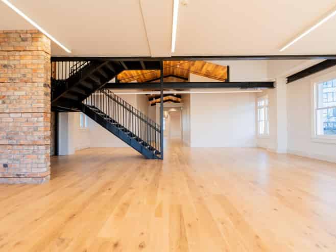 CBRE - Contemporary K'Rd Office