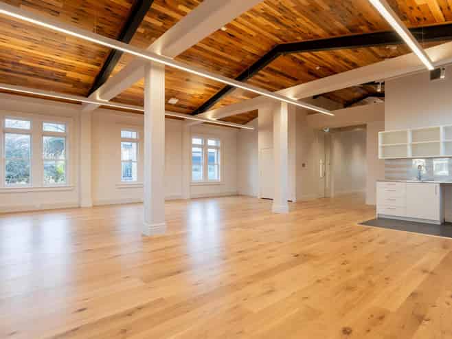 CBRE - Contemporary K'Rd Office