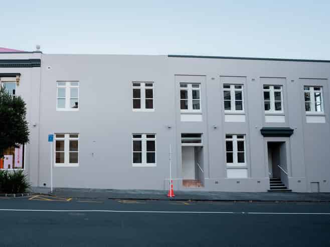 CBRE - Contemporary K'Rd Office