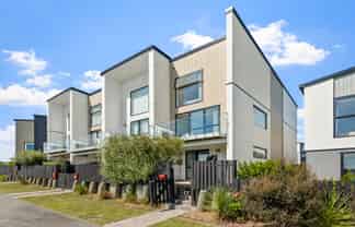 5c Colin Chester Drive, Millwater