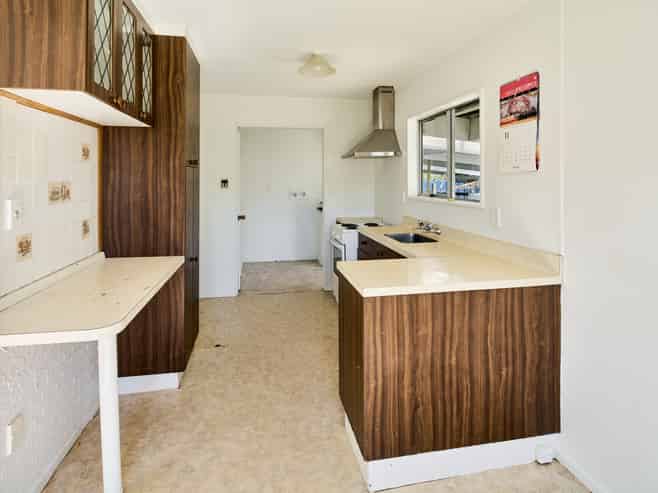 1 Weymouth Grove, Wainuiomata