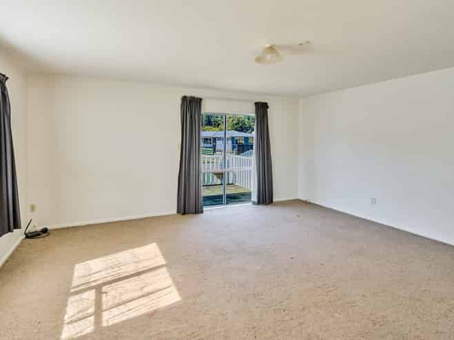 1 Weymouth Grove, Wainuiomata