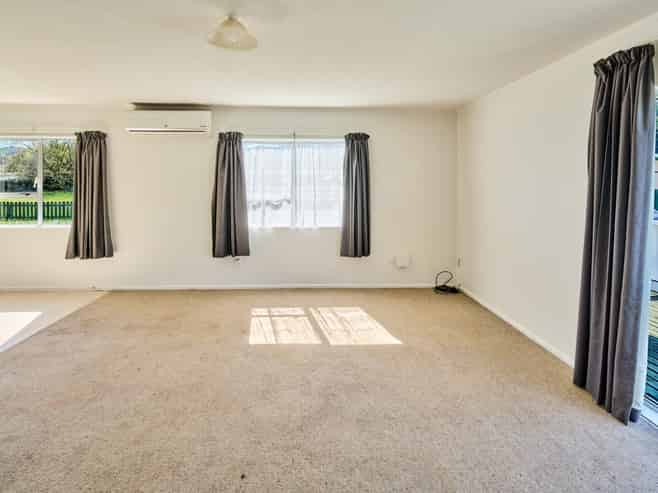 1 Weymouth Grove, Wainuiomata