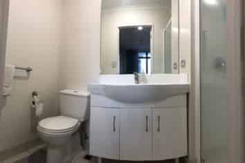 D418/176 Broadway, Newmarket