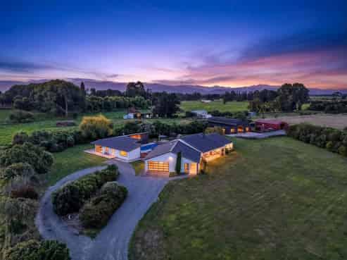 210 Wards Line, Greytown