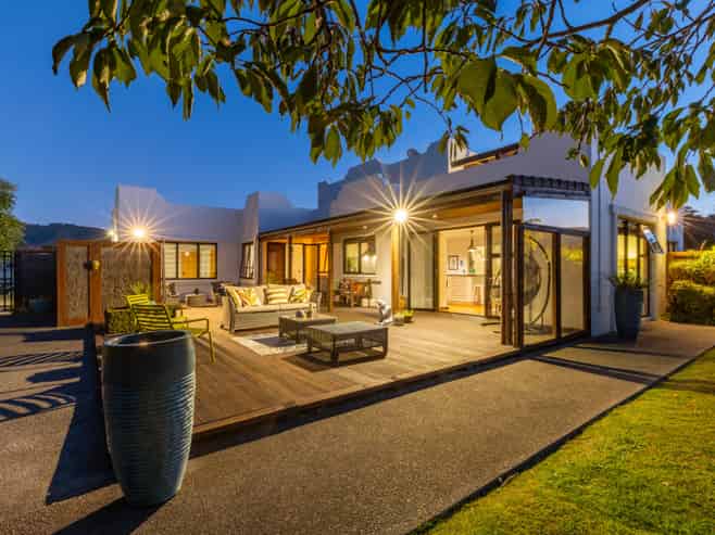 150 Milne Drive, Paraparaumu