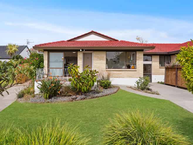 2/39 Rapallo Place, Farm Cove