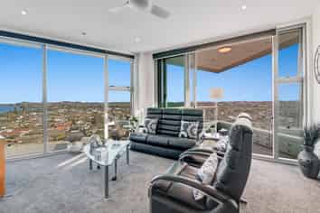 1110/11 Tamariki Avenue, Orewa