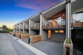 8/63A Owairaka Avenue, Mount Albert