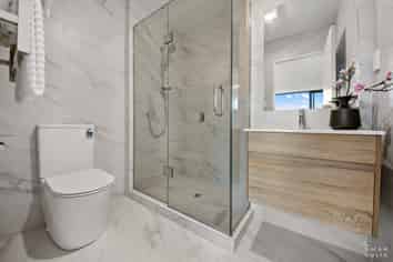 8/63A Owairaka Avenue, Mount Albert