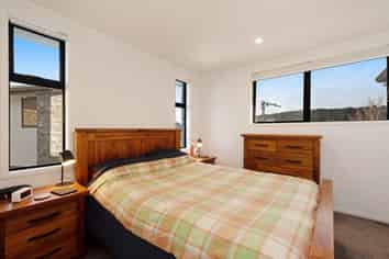 2/3 Johnston Grove, Taita