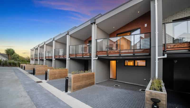 3/63A Owairaka Avenue, Mount Albert