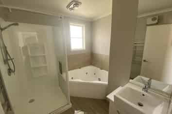 571a Queen Street, Levin