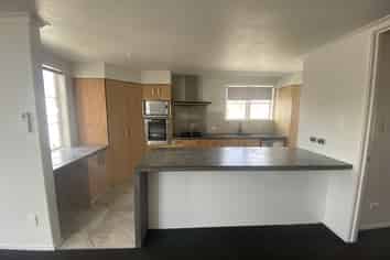 571a Queen Street, Levin