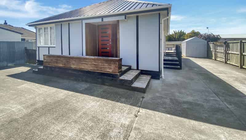 571a Queen Street, Levin