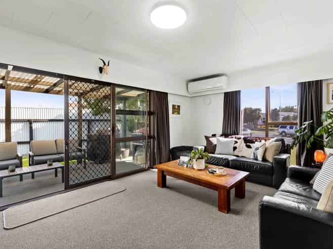 34 Shortland Street, Tamatea