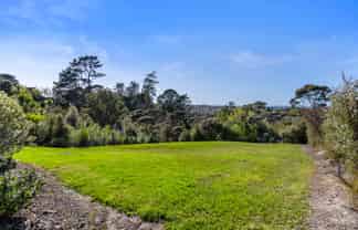 1119b Whangaparaoa Road, Tindalls Beach