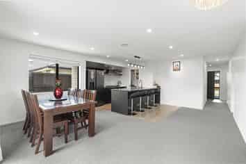 100 Lenborough Drive, Craigieburn