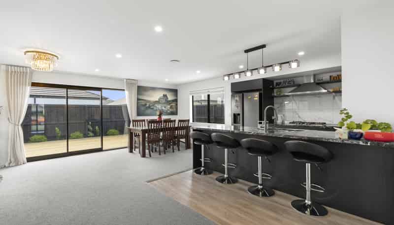 100 Lenborough Drive, Craigieburn