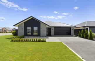 100 Lenborough Drive, Craigieburn