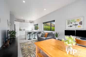 6 Carmichael Street, Johnsonville