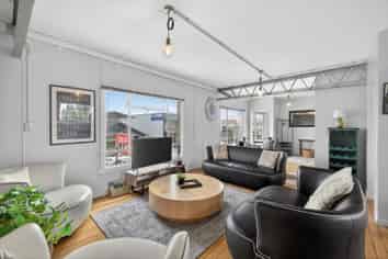 2/270 Lincoln Road, Addington