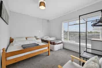 2/270 Lincoln Road, Addington