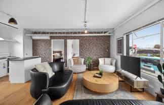 2/270 Lincoln Road, Addington