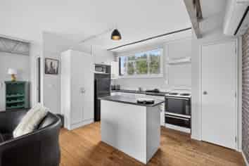 2/270 Lincoln Road, Addington