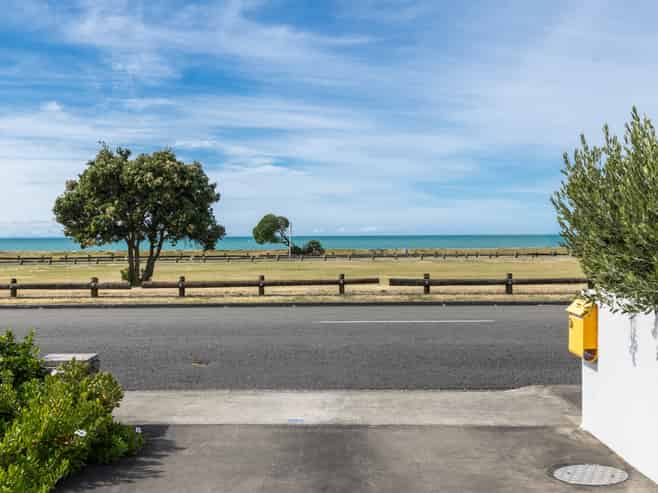 3a The Esplanade, Westshore