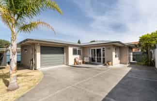 3a The Esplanade, Westshore