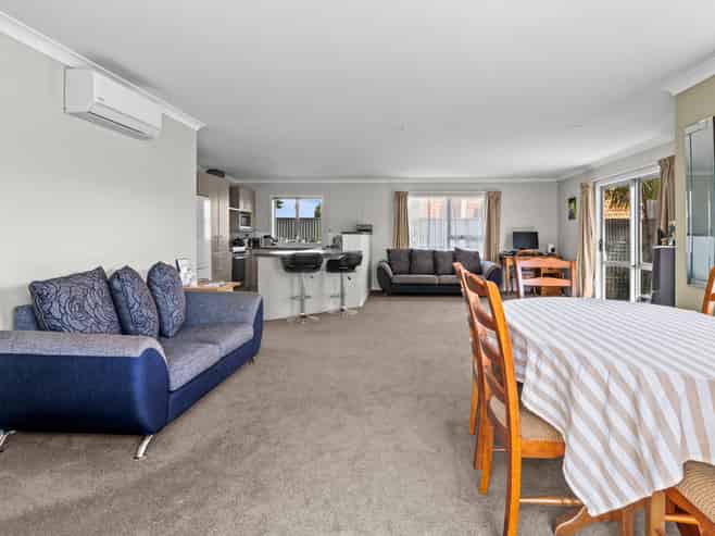 3a The Esplanade, Westshore