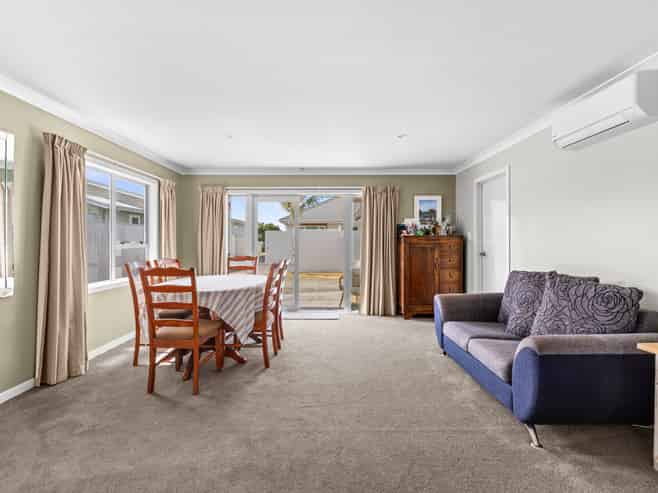 3a The Esplanade, Westshore