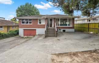 31 Kingdale Road, Henderson