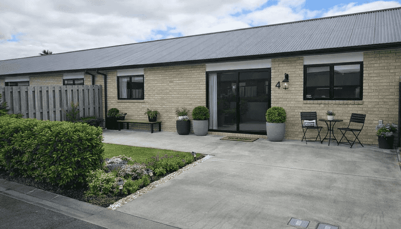 8/82 Colombo Road, Masterton