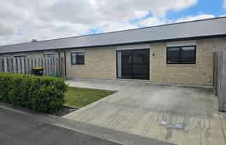 8/82 Colombo Road, Masterton