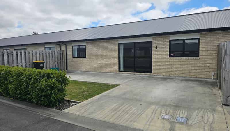 8/82 Colombo Road, Masterton