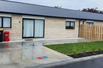 8/82 Colombo Road, Masterton