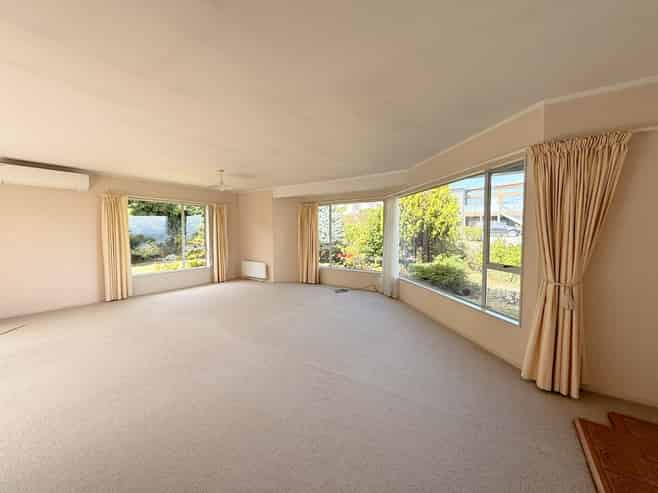 24 Taharepa Road, Hilltop